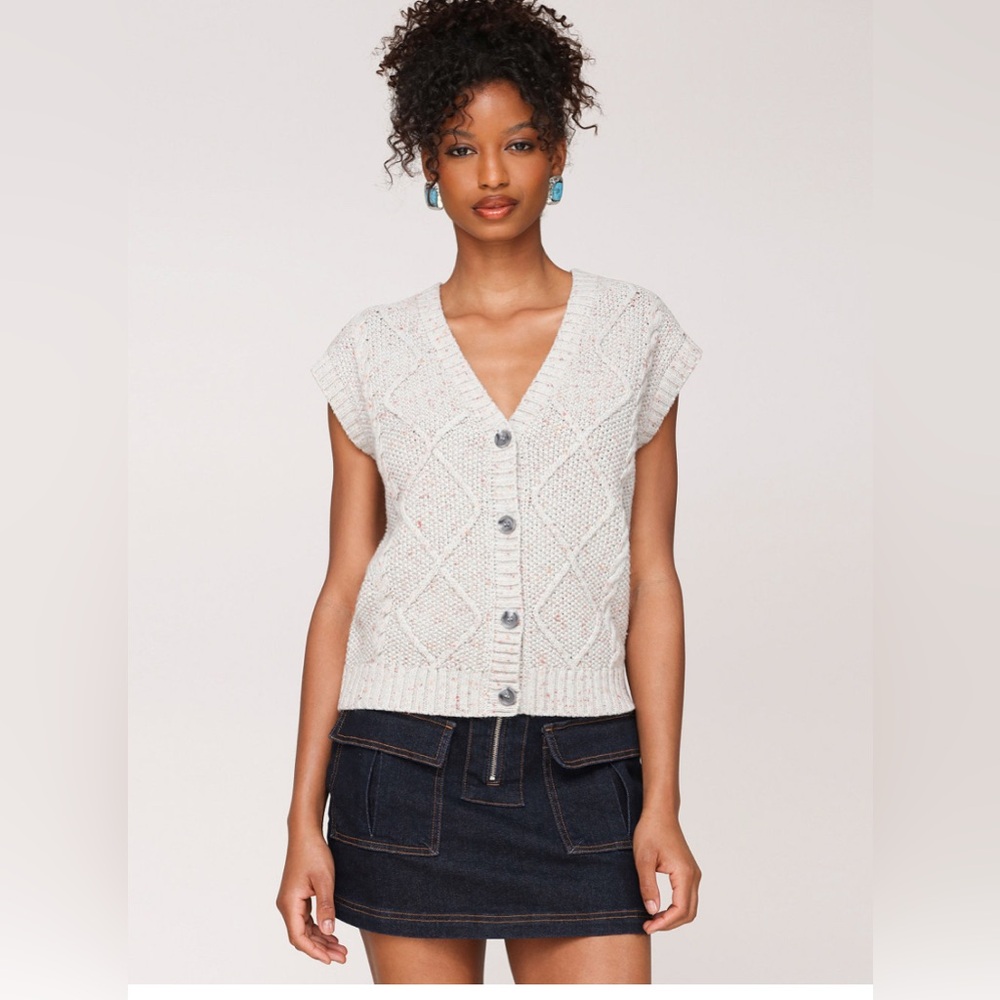 MWT Women's Cable Knit Button-Front Vest - Picture 1 of 12